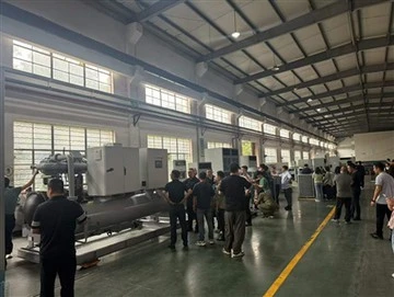 Daan-daang Pinuno ng Industriya ang dumagsa sa Ningbo noong ika-13 ng Mayo – Saksihan ang Kapanganakan ng Bagong Henerasyon ng Hisurp Air Conditioner na Made in China